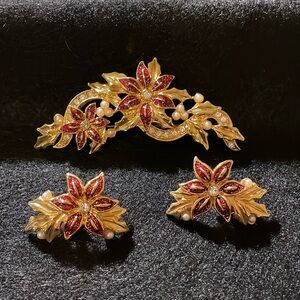 Vintage Avon Poinsettia Pin & Earrings.